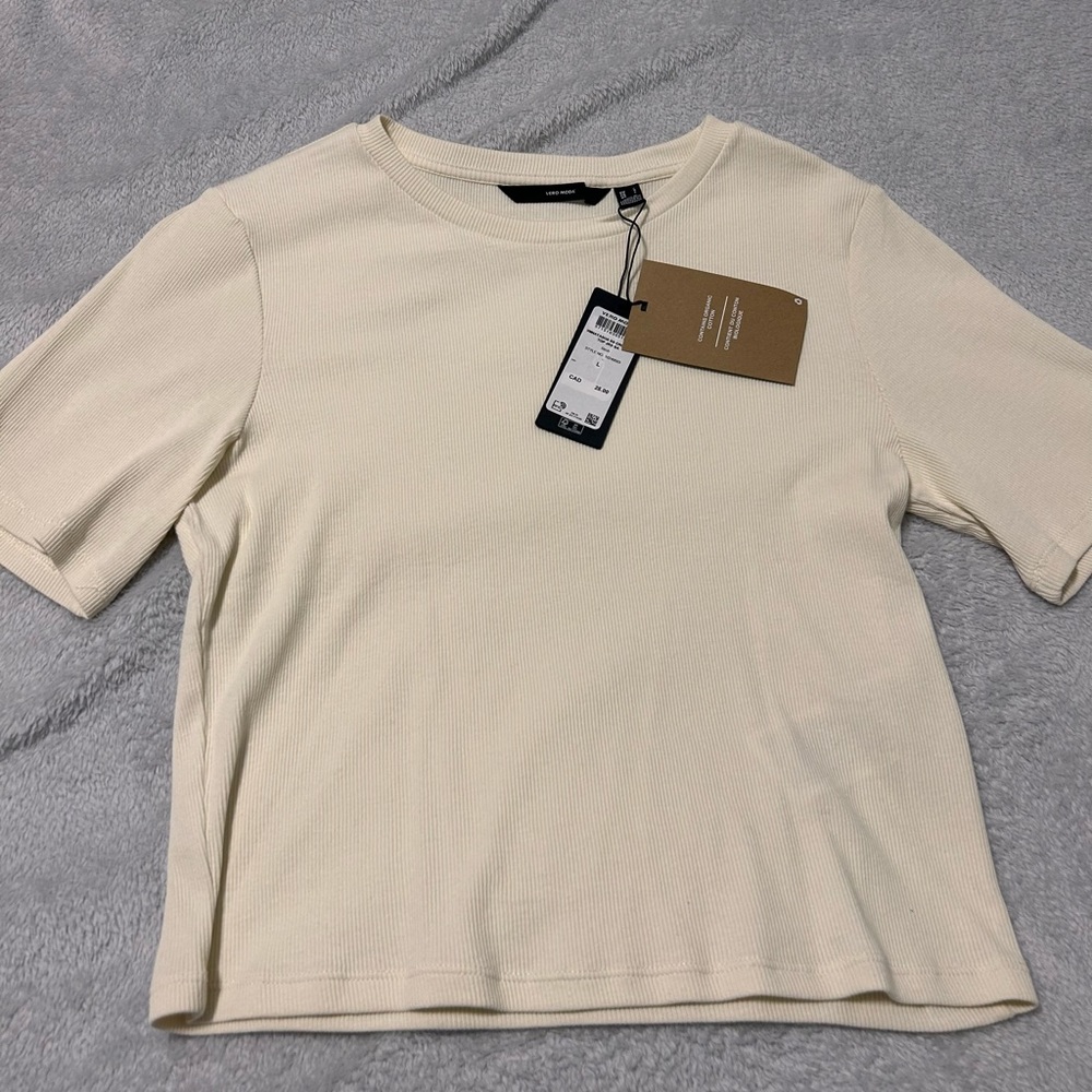Cropped tee